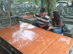 luna-maya-dan-clift-sangra-saat-mengunjungi-makam-suzzanna-di-tpu-giriloyo-magelang-jawa-tengah.jpg