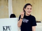 luna-maya-nyoblos_20170419_162556.jpg