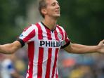 luuk-de-jong-voor-psv_20141215_083839.jpg