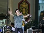 lyla-band-hibur-warga-pontianak-di-hari-kemerdekaan_20170818_212036.jpg