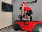 m-fadli-imammuddin-saat-mencoba-teknologi-bike-fitting.jpg