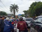 macet-akibat-banjir-nih2.jpg