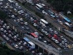 macet-jelang-libur-panjang-idul-adha_20160909_202519.jpg