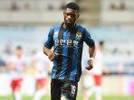 madura-united-kenalkan-striker-baru-kwabena-appiah.jpg
