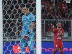 madura-united-soroti-kepemimpinan-wasit-thoriq-alkatiri.jpg