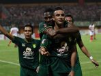 madura-united-vs-persebaya-surabaya-semifinal-piala-presiden-201_20190407_002808.jpg