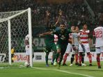 madura-united-vs-persebaya-surabaya-semifinal-piala-presiden-201_20190408_205928.jpg