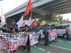 Gelar Longmarch di Rawamangun, Aliansi UNJ Melawan Tolak Harga BBM Naik Hingga Minta MBG Dihentikan
