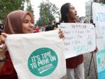 mahasiswa-biologi-upi-bandung-kampaye-kurangi-kantong-plastik_20181210_161713.jpg