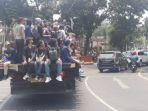 mahasiswa-dari-berbagai-lintas-perguruan-terus-berdatangan-ke-gedung.jpg