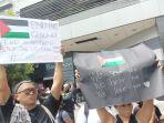 mahasiswa-di-filipina-mengadakan-demonstrasi-mendukung-palestina.jpg