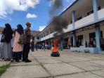 mahasiswa-dipukul-dosen-unpatti-unjuk-rasa.jpg