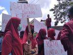 mahasiswa-imm-gelar-unjuk-rasa-di-depan-kantor-gubernur-maluku.jpg