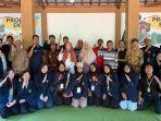 mahasiswa-ub-lakukan-sosialisasi-pembentukan-biobriket-dari-limbah-kulit-durian.jpg