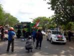mahasiswa-unismuh-makassar-sandera-truk_20141129_140610.jpg