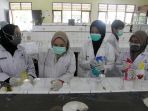 mahasiswa-unri-produksi-hand-sanitizer-untuk-cegah-covid-19_20200320_173515.jpg