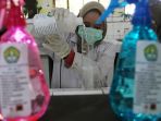 mahasiswa-unri-produksi-hand-sanitizer-untuk-cegah-covid-19_20200320_173526.jpg