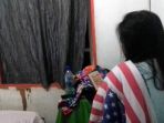 mahasiswi-digerebek-tidur-sekamar-dengan-pacarnya-di-wisma_20170225_102647.jpg