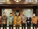mahfud-md-dan-komisioner-kpu.jpg