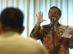 mahfud-md-dan-siti-zuhro-pembicara-diskusi-publik_20150527_173128.jpg