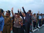 mahfud-md-di-atas-kri-tinjau-natuna.jpg