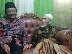mahfud-md-kunjungi-kh-maimoen-zubair_1_20180721_093006.jpg