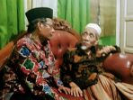 mahfud-md-kunjungi-kh-maimoen-zubair_20180721_082429.jpg