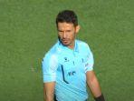 majed-mohammed-al-shamrani-saat-menjadi-wasit-laga-timnas-u23-indonesia-vs-australia.jpg