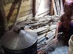 mak-wasri-warga-desa-kaibahan-kecamatan-kesesi-kabupaten.jpg