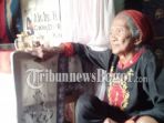 makam-ki-eno-suami-mak-roni-yang-dimakamkan-di-dalam-rumah1_20170418_175015.jpg