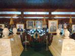 makam-soeharto-dan-ibu-tien-soeharto-di-astana-giribangun_20160427_214310.jpg