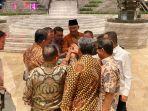 makan-malam-tim-8-dengan-anies.jpg