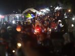 malam-takbiran-kawasan-kbt-kembali-ramai-aktivitas-kaki-lima_20200524_015247.jpg