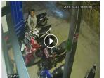 maling-motor-di-tangerang-terekam-cctv_20161010_181106.jpg