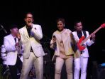 maliq-d-essentials-ramaikan-trend-show-ria-miranda_20161213_141150.jpg