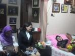 manajemen-kusuma-sahid-prince-hotel-solo-kunjungi-waldjinah_20150422_162208_20150422_171153.jpg