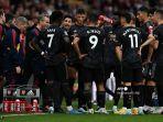 manajer-arsenal-asal-spanyol-mikel-arteta-6l-berbincang-dengan-para-pemainnya.jpg