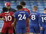 manajer-liverpool-jerman-jurgen-klopp-kiri-merangkul-striker-liverpool-senegal-sadio-mane.jpg