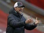 manajer-liverpool-jerman-jurgen-klopp-memberi-isyarat-di-tepi-lapangan.jpg