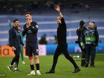 manajer-manchester-city-asal-spanyol-pep-guardiola-melambaikan-tangan.jpg