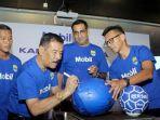 manajer-persib-bandung-umuh-muchtar-dan-direktur-pt-pbb.jpg