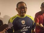 manajer-timnas-indonesia-sumardji-wawancara-di-senayan.jpg