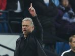 manchester-city-vs-manchester-united-jose-mourinho_20180408_154012.jpg