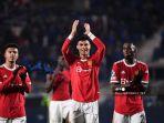 manchester-united-portugal-cristiano-ronaldo-tengah-menyapa-para-pendukung.jpg