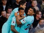 manchester-united-vs-newcastle-united-kenedy-diame_20181007_010338.jpg