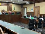 mantan-dirut-garuda-indonesia-emirsyah-satar-sidang-kasus-korupsi-pengadaan-pesawat-crj-1000.jpg