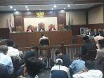mantan-ketua-umum-ppp-romahurmuziy-saat-mendengarkan-vonis.jpg