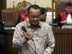 mantan-sekretaris-ma-nurhadi-akhirnya-bersaksi-dalam-sidang-suap-pn-pusat_20160815_205331.jpg