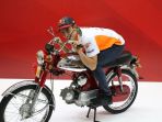 marc-berfoto-dengan-honda-s90z_20171016_175734.jpg