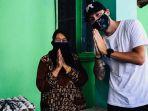 marc-klok-memberikan-bantuan.jpg